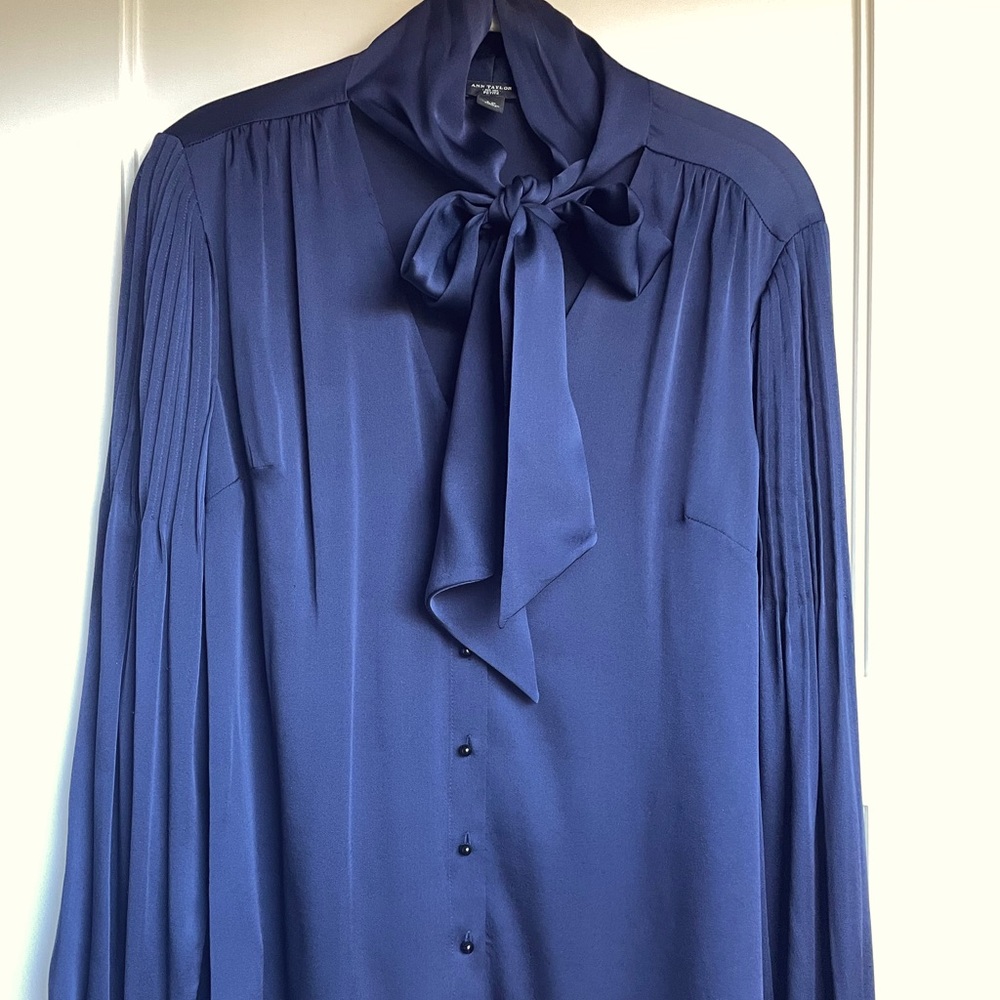 Midnight blue blouse with neck tie (PL)